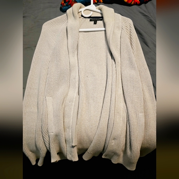 Banana Republic heavy cardigan. Cream color size medium - Picture 1 of 3